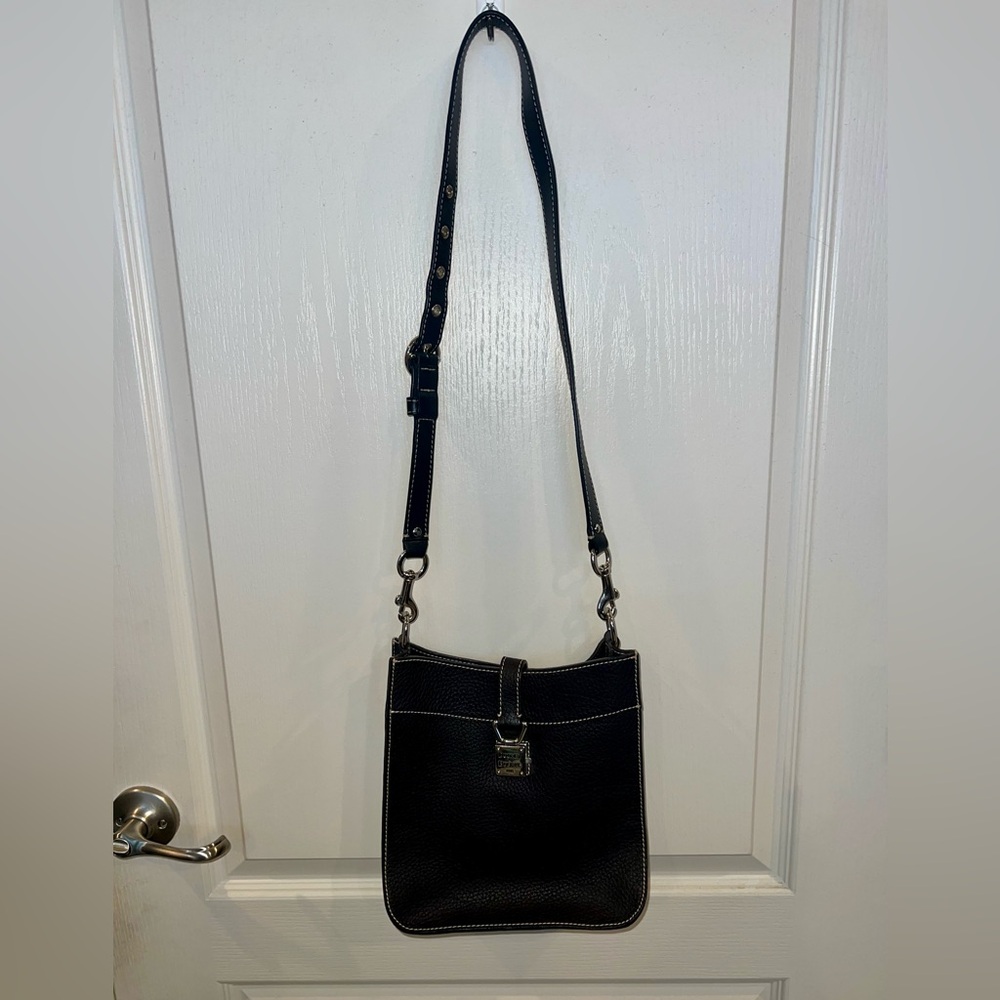 Dooney and Bourke Pebbled Black Leather Crossbody w/wallet